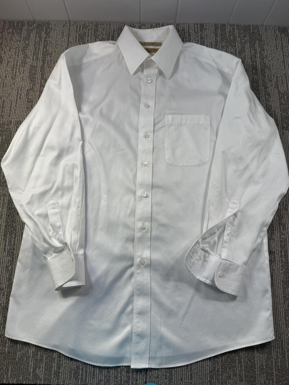 Roundtree & Yorke Dress Shirt Mens 15.5 32/33 White Stripe Non Iron Cotton LS